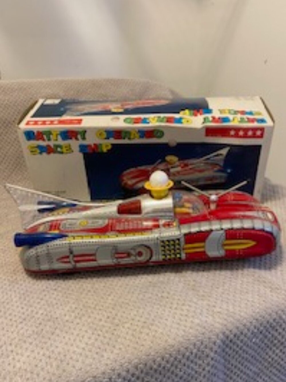 Working Vintage 1960s Litho Tin Battery Space Car Rocket Ship Red collectible